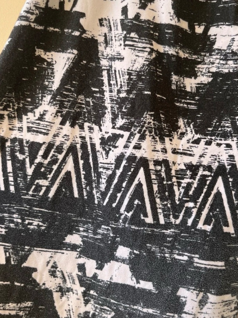 No Boundaries Black and White Geometric Print Leggings - Picture 2 of 3